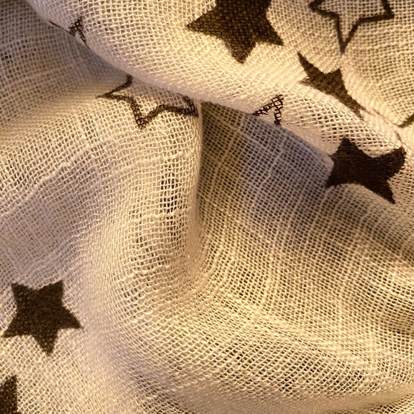 Fashion Scarf Star Print - Picture 3 of 4